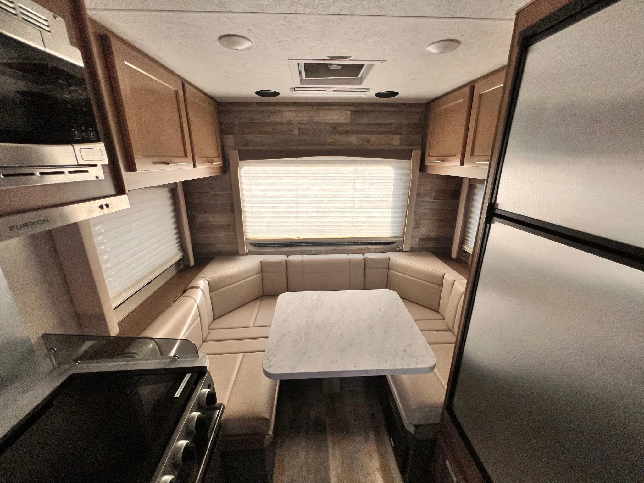 USA, Kanada, Road Camper, C Small, Essbereich