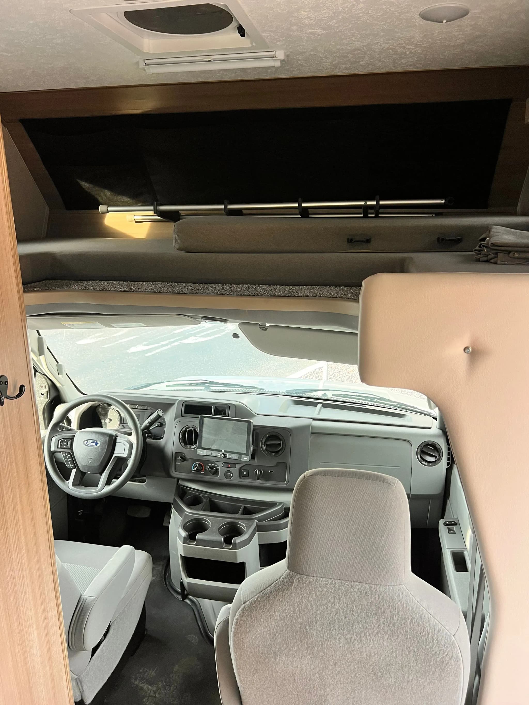 USA, Kanada, Road Camper, C Small, Fahrerkabine