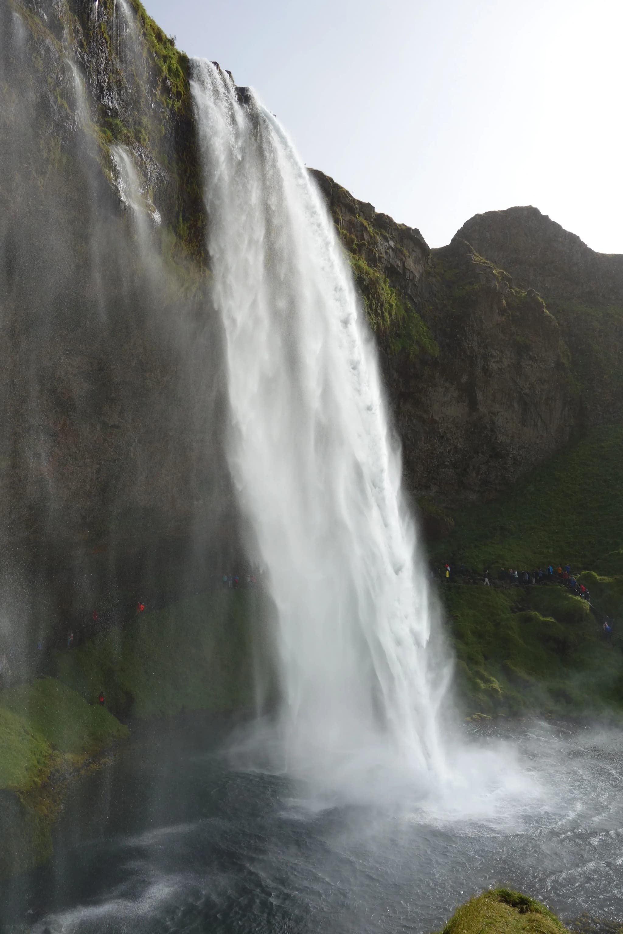Der Wasserfall Seljalandsfoss