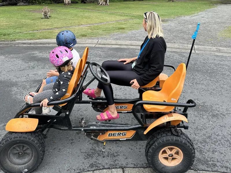 Tret-Go-Karts mit Kinder