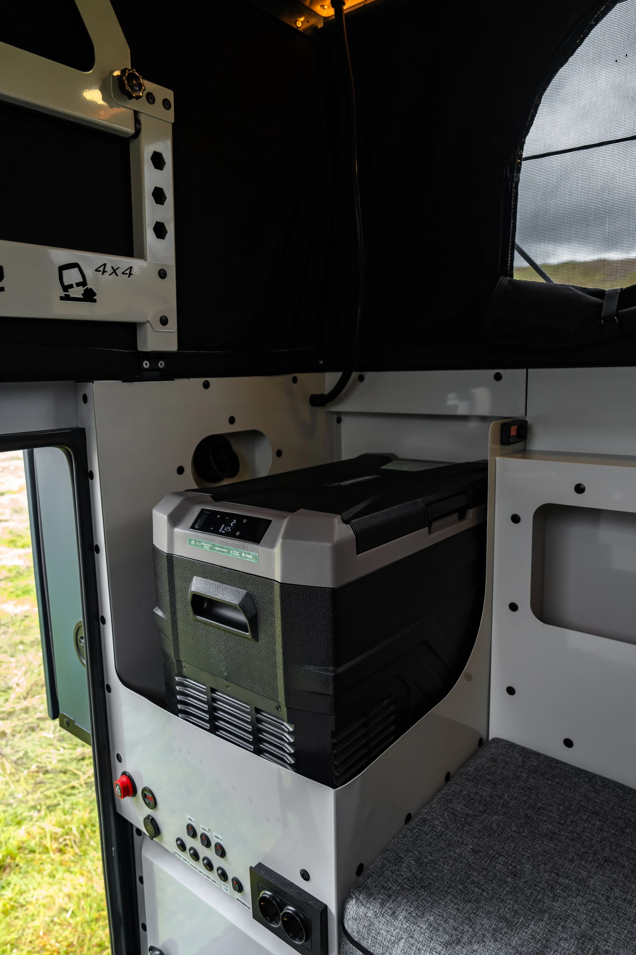 4x4 allrad camper island 2 personen kühlschrank