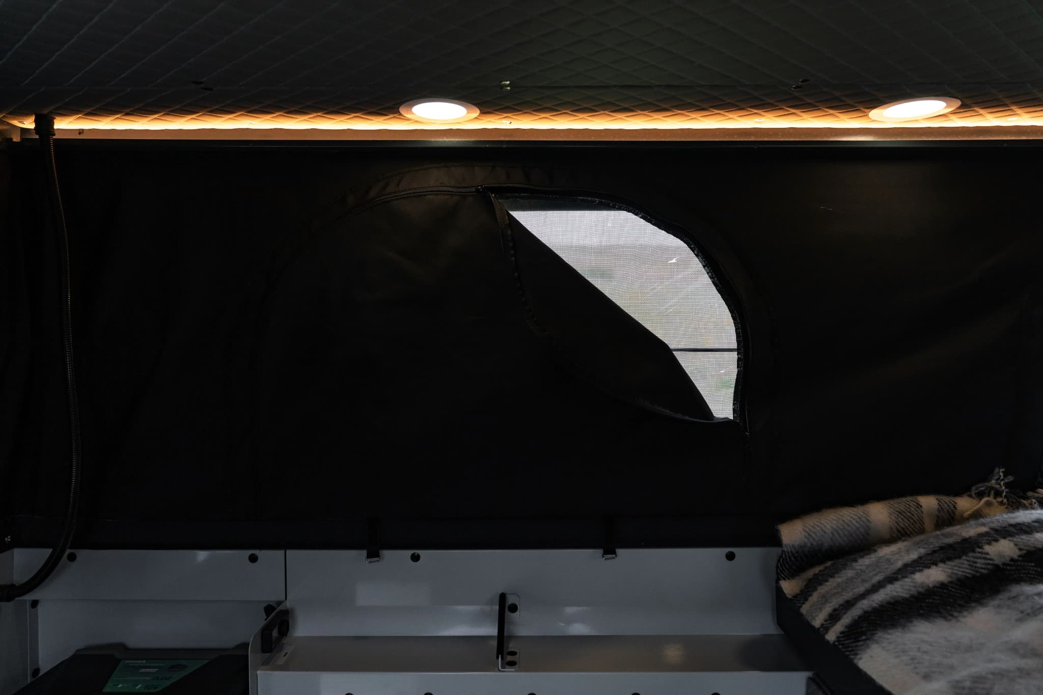 4x4 allrad camper island 2 personen Beleuchtung
