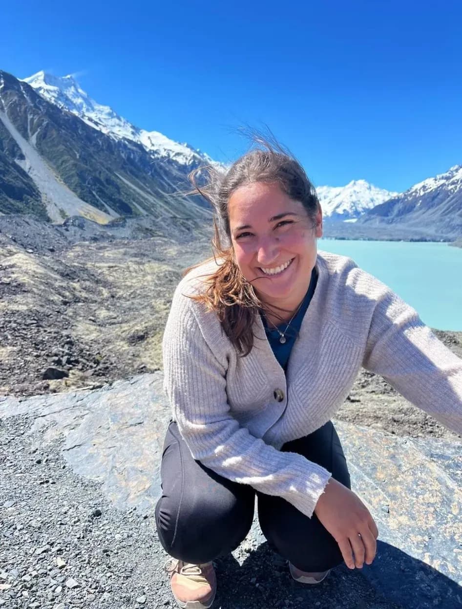 Katja in Neuseeland am Tasman Gletscher