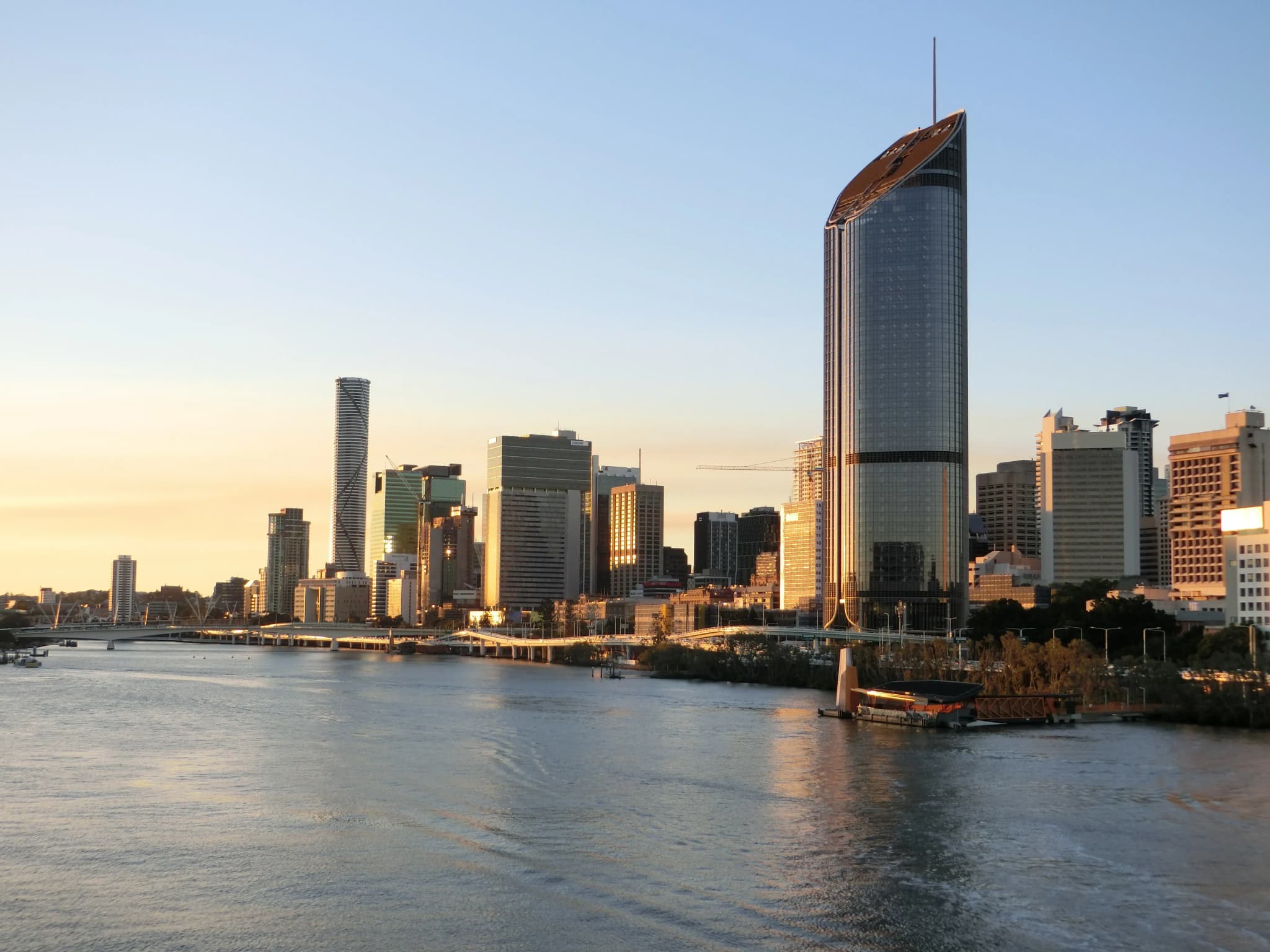 Von Brisbane aus könnt ihr mit dem Camper Richtung Cairns oder Sydney fahren