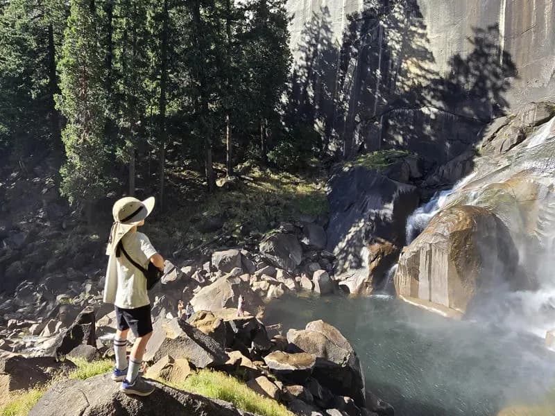 Im Yosemite National Park liegt der Aufstieg richtung Half Dome kurz hinterm Campingplatz