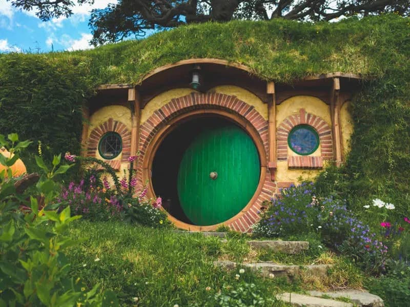 Hobbithöhle Hobbiton Herr der Ringe Film Set Matamata als einer der Sehenswürdigkeiten in Neuseeland
