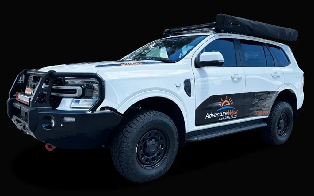 Der Ford Everest 4×4 SUV Wagon als seitliche ansicht von Adventure West in Australien