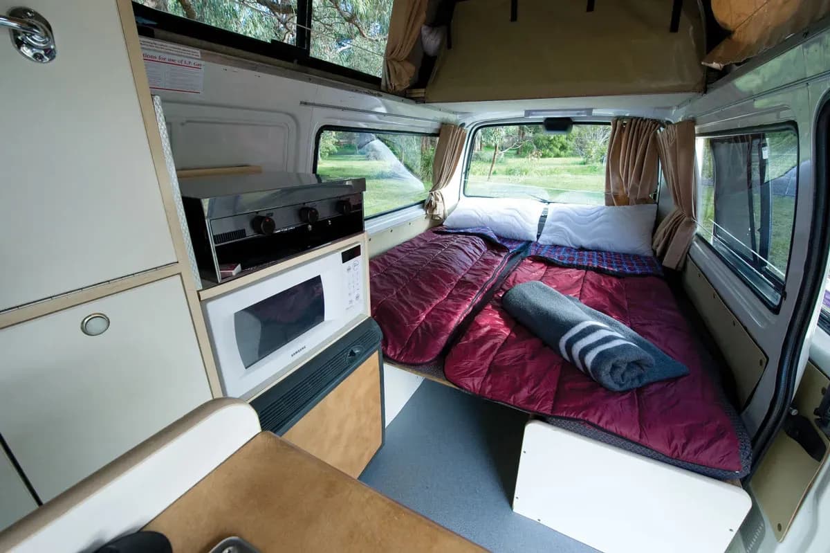 Australien, calypso campervans, the sturt, bett