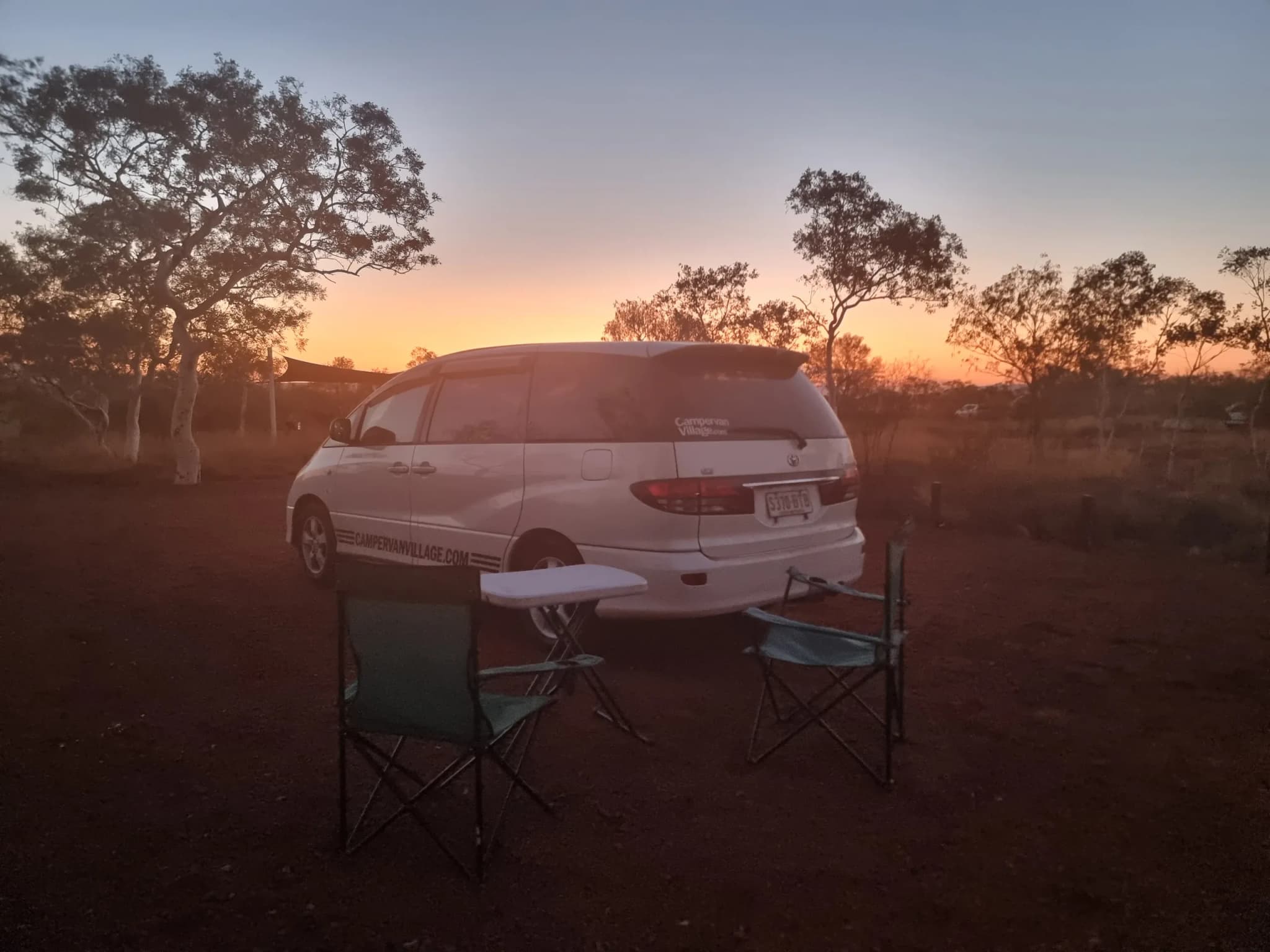 Aventus 2 vor dem Sonnenuntergang in Westaustralien.