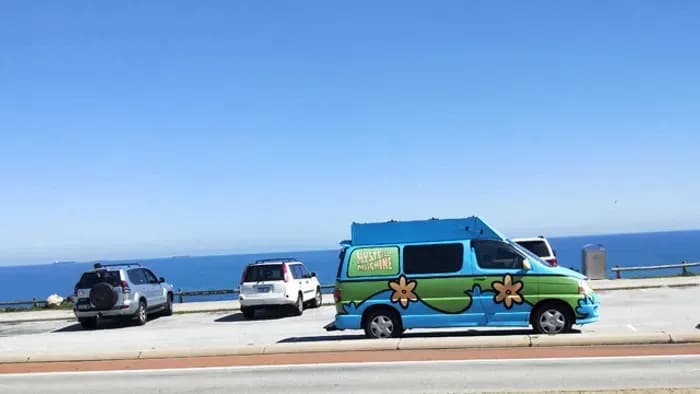 Mystery Machine 3 Seater Sleepervan für 3 Personen von Campervan Village mieten in Australien