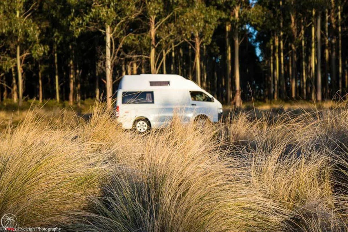 Go Cheap Natur, Hochdach Camper Sonnenuntergang, Australien reisen