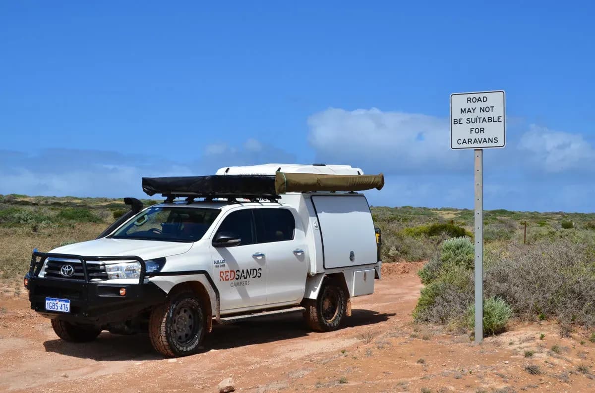 5 Personen Allradcamper, 5 bett camper australien, 4wd camper mieten, 4x4 fahrzeug mieten australien, red sands campers,
