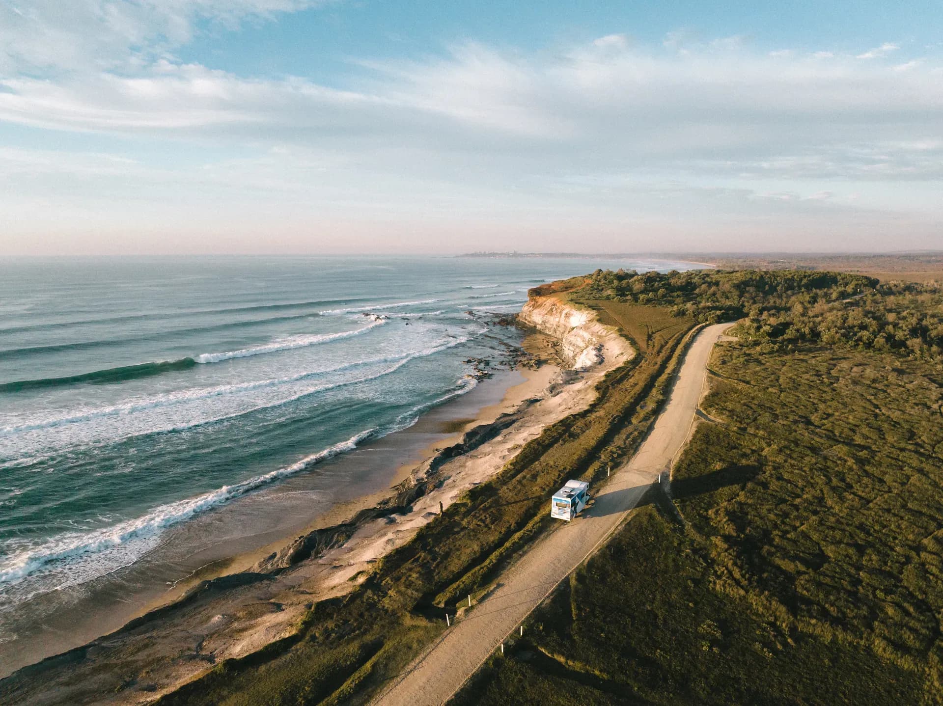 Polaris 4 Bett Wohnmobil für 4 Personen von Star RV an einer Küste in Australien
