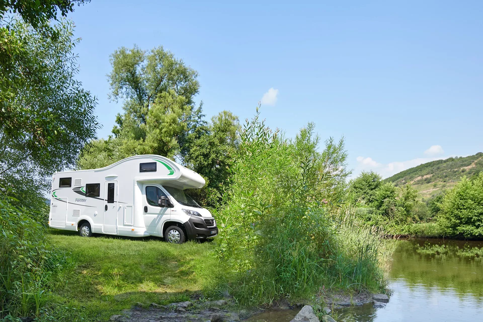 Den F4 Family Plus von DRM für bis zu 5 Personen in Deutschland günstig mieten über CamperOase.