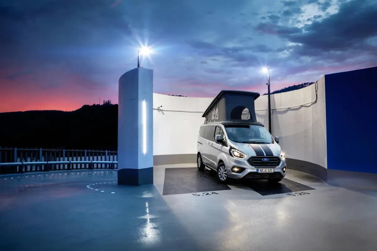 Miete den V0 Compact Smart premium Camper von DRM für 2 Personen in Deutschland