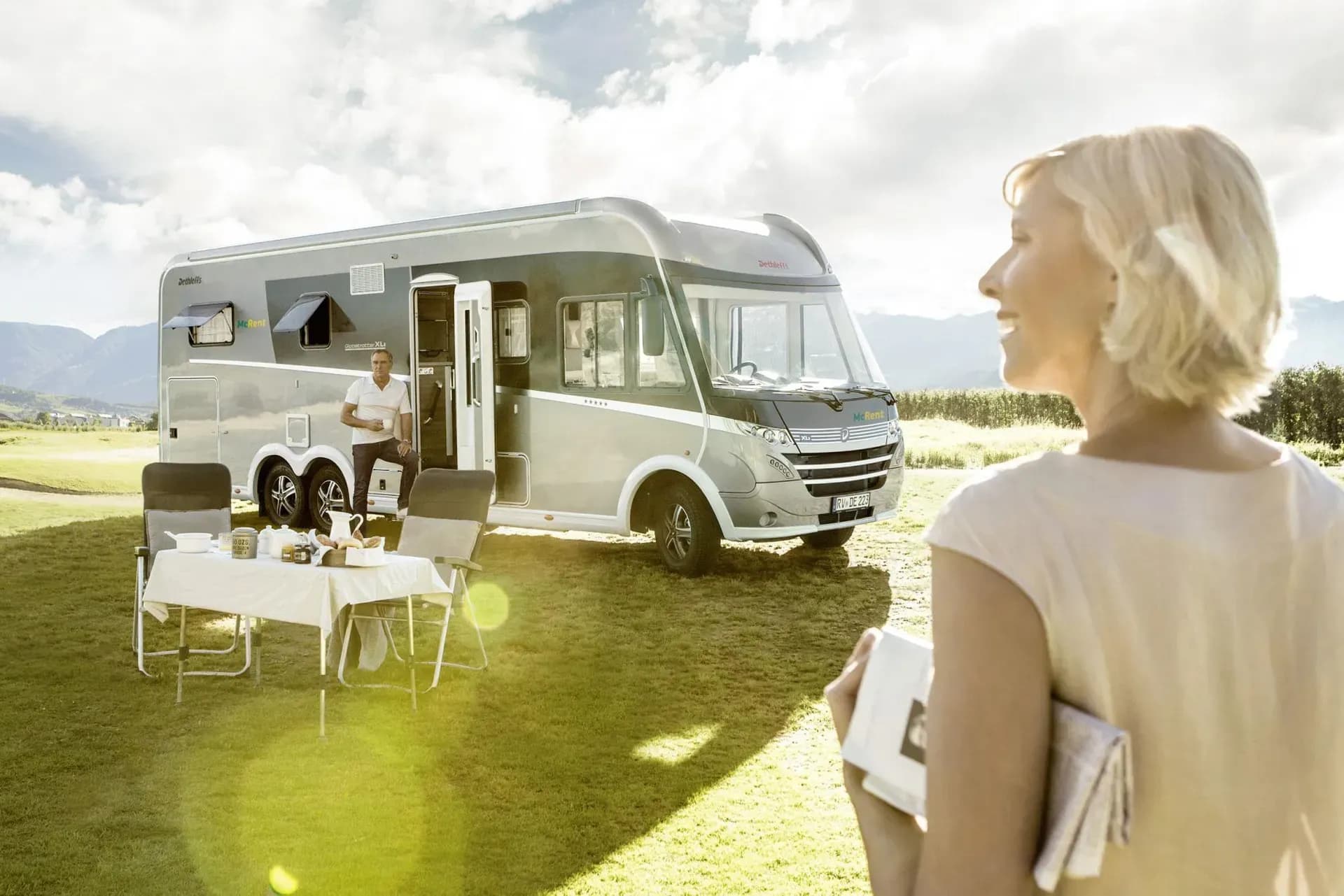 McRent, Premium Luxury, 4 Personen Premium Wohnmobil, Europa, Deutschland, Außenansicht szenisch als Abschluss, Wohnmobile günstig buchen