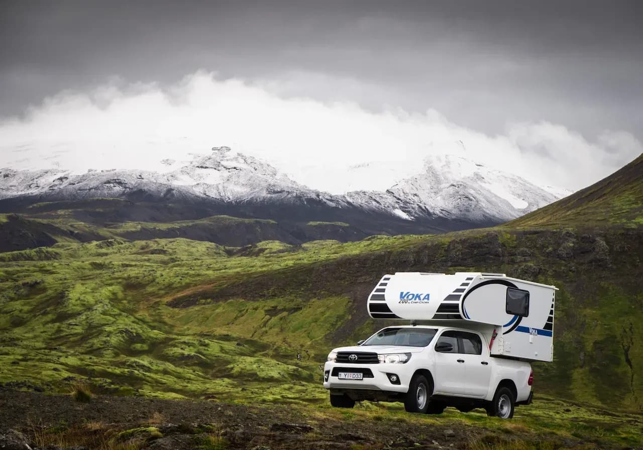 Den 4x4 Thor von Camper Iceland für 3 Personen in Island günstig mieten über CamperOase.