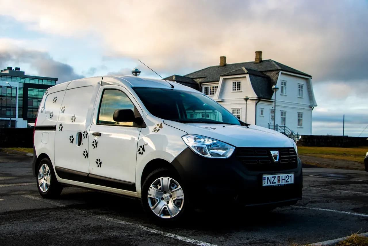 Island, Camper Iceland, C2 Loki, Ansicht vorne