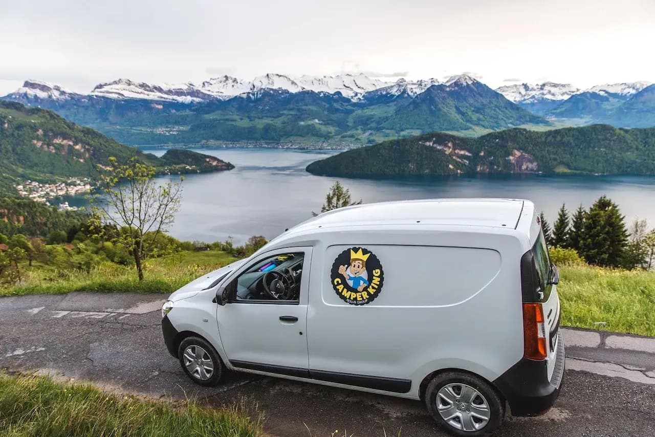 Den C2 Loki von Camper Iceland für 2 Personen in Island günstig mieten über CamperOase.