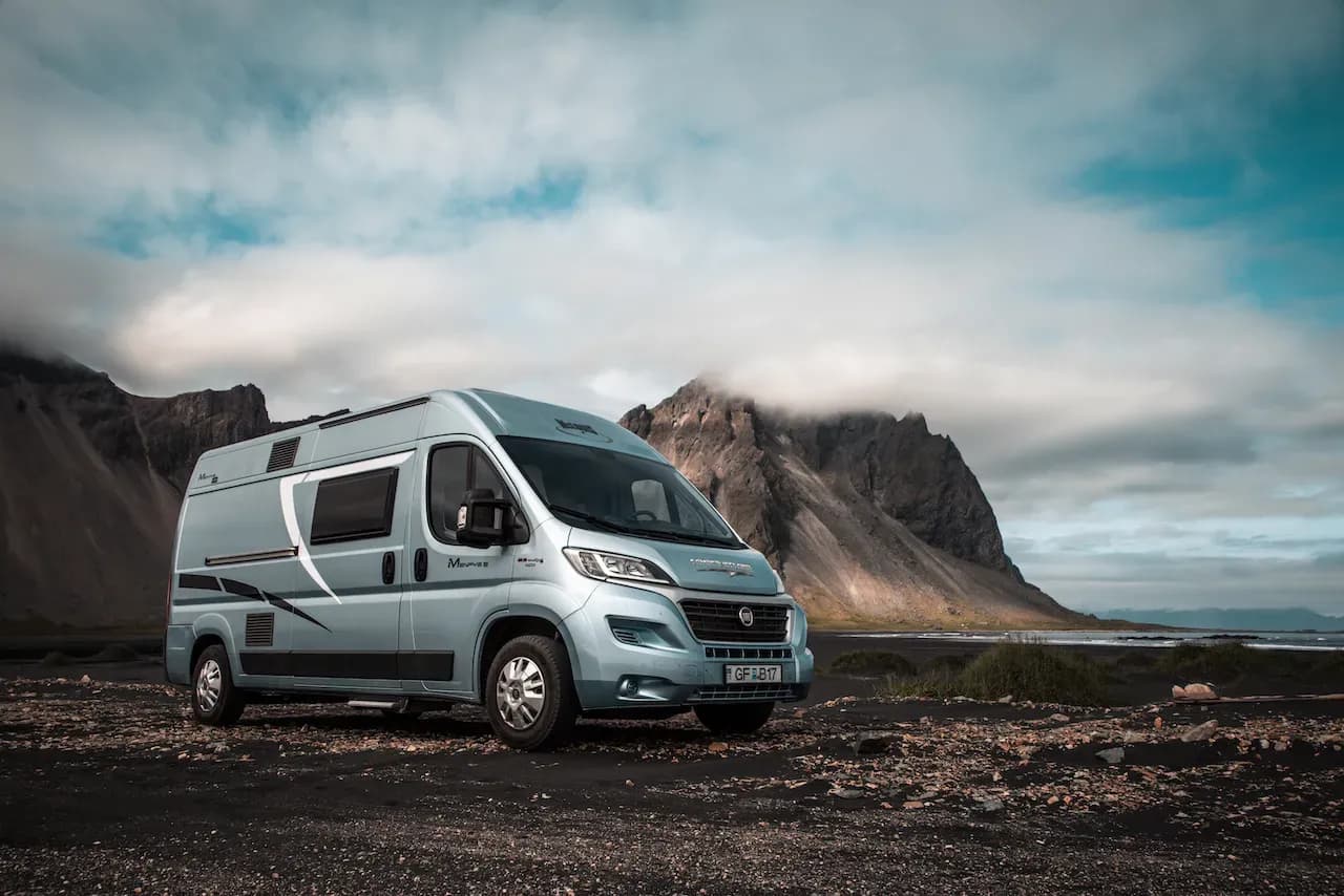 Den Idunn von Camper Iceland für 2 Personen in Island günstig mieten über CamperOase.