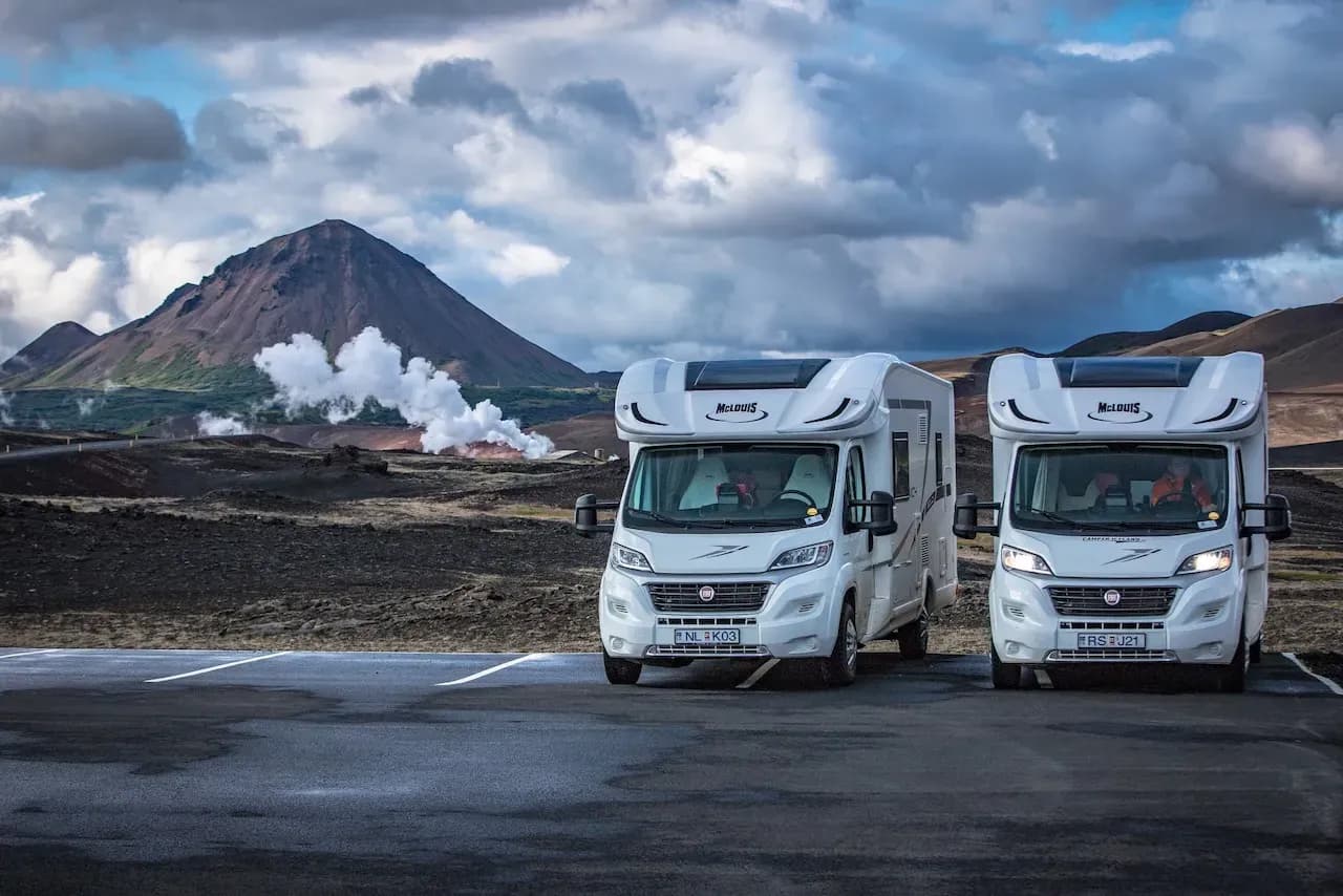 Den MH5 Freyja von Camper Iceland für 5 Personen in Island günstig mieten über CamperOase.