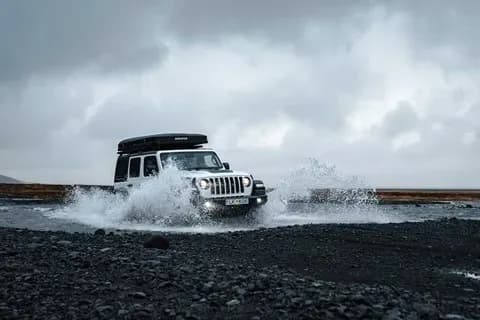 Abenteuer in Island - Entdecke die Wildnis mit dem Go Campers 4x4 Wrangler Camper