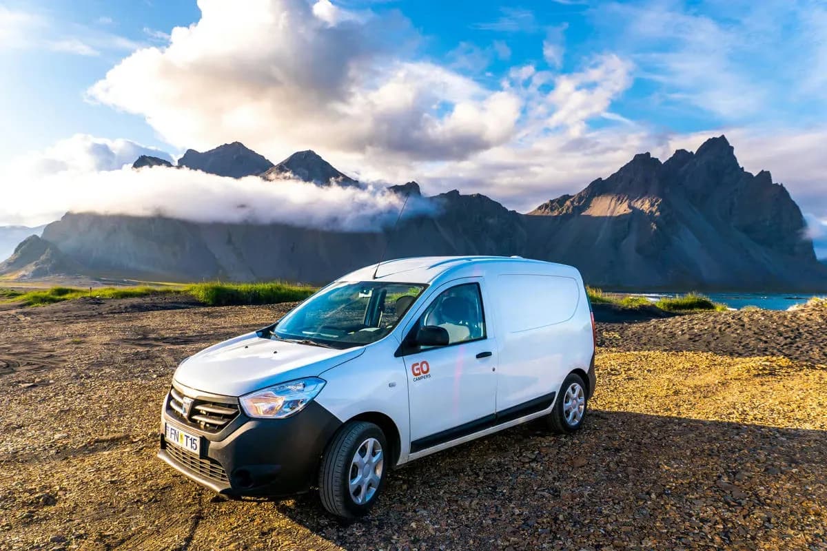 Miete günstig den hochwertigen Go Smart Automatic Camper für 2 Personen in Island