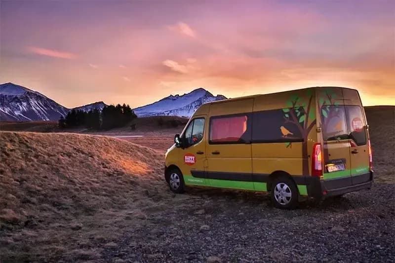 Happy 3 Auto Happy Campers, Besonders günstig beim CamperOase zu mieten. um Island zu erkunden