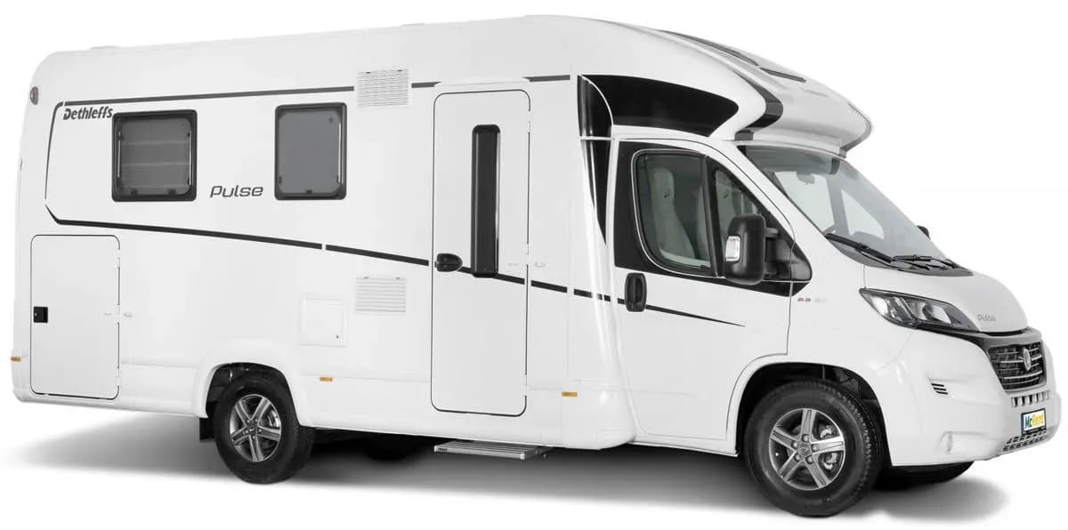 Island, Europa, McRent, Comfort Plus, Premium Wohnmobil für 4 Personen, Außenansicht weiß