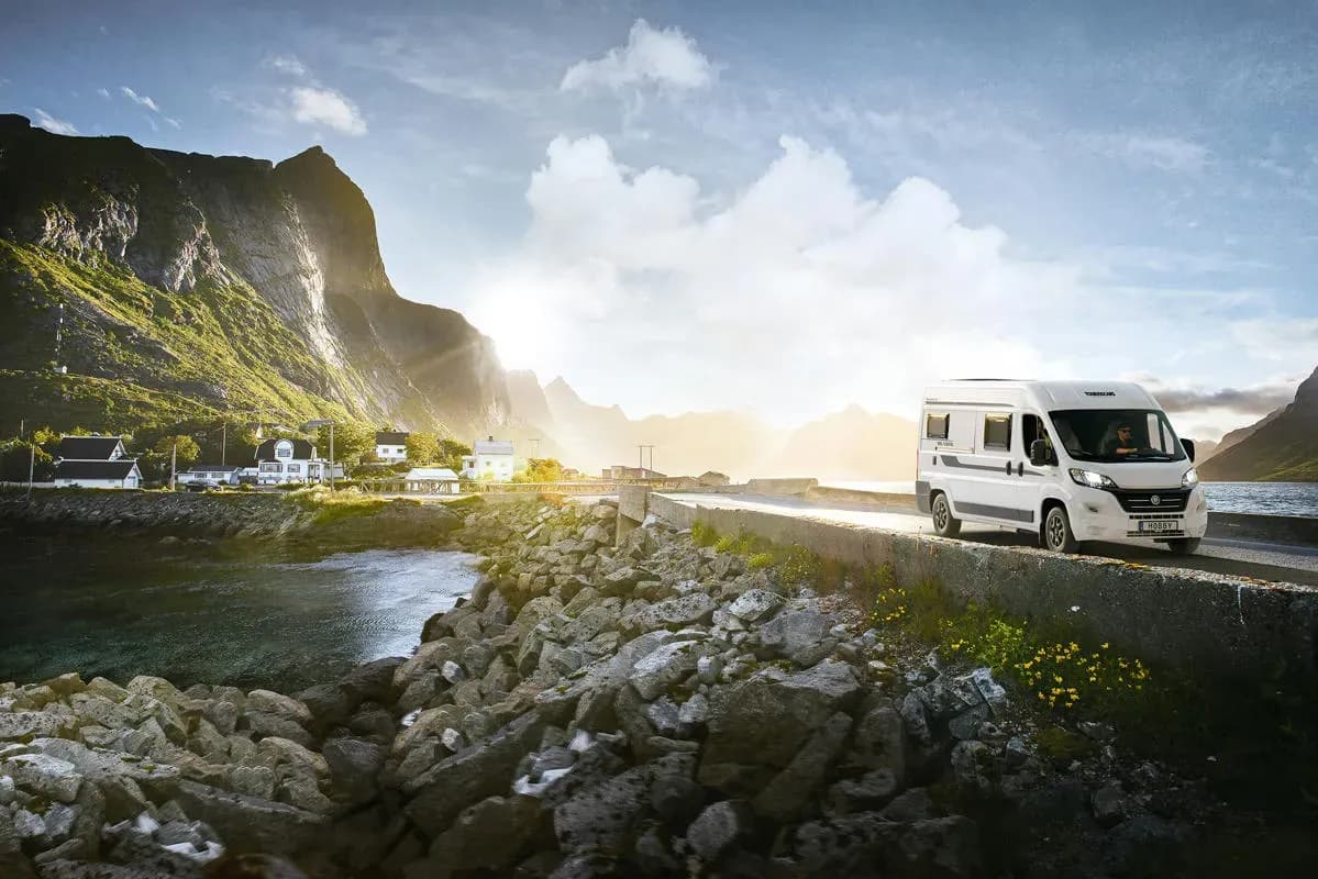 Der Touring Cars SMALL ist besonders ür Paare geeignet die kofortable reisen möchten und günstig in Island mieten wollen