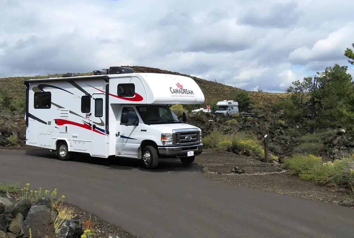 Kanada, CanaDream, Compact Motorhome, Außenansicht szenisch als Abschluss, Wohnmobil für 6 Personen in Kanada, Wohnmobile günstig mieten