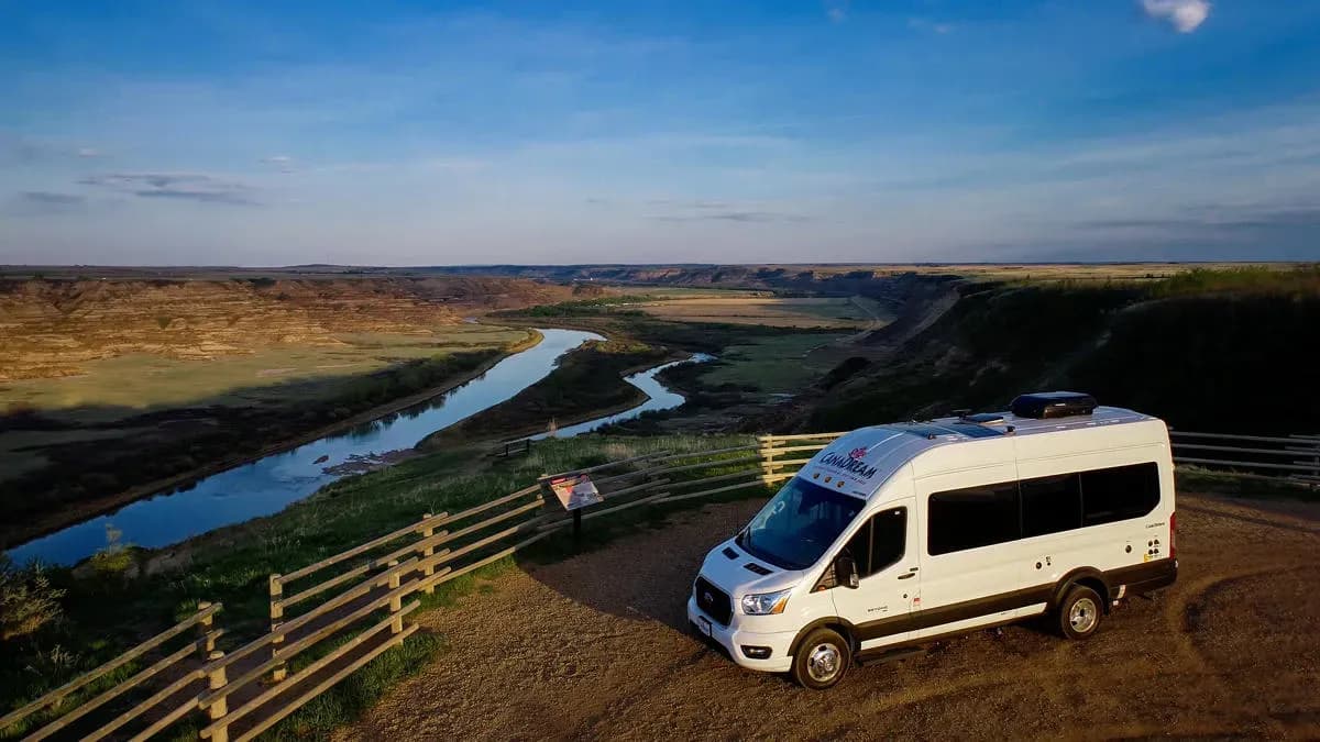 CanaDream, Delux Van Camper, szenisches Bild als Abschluss, Premium Camper für 2 Personen, Kanada, Camper günstig mieten