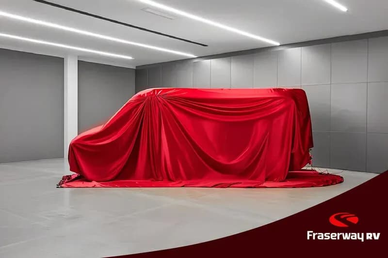 Die Fahrzeugwahl mit entsprechenden Layout wird erst vor Ort vom Vermieter festgelegt.