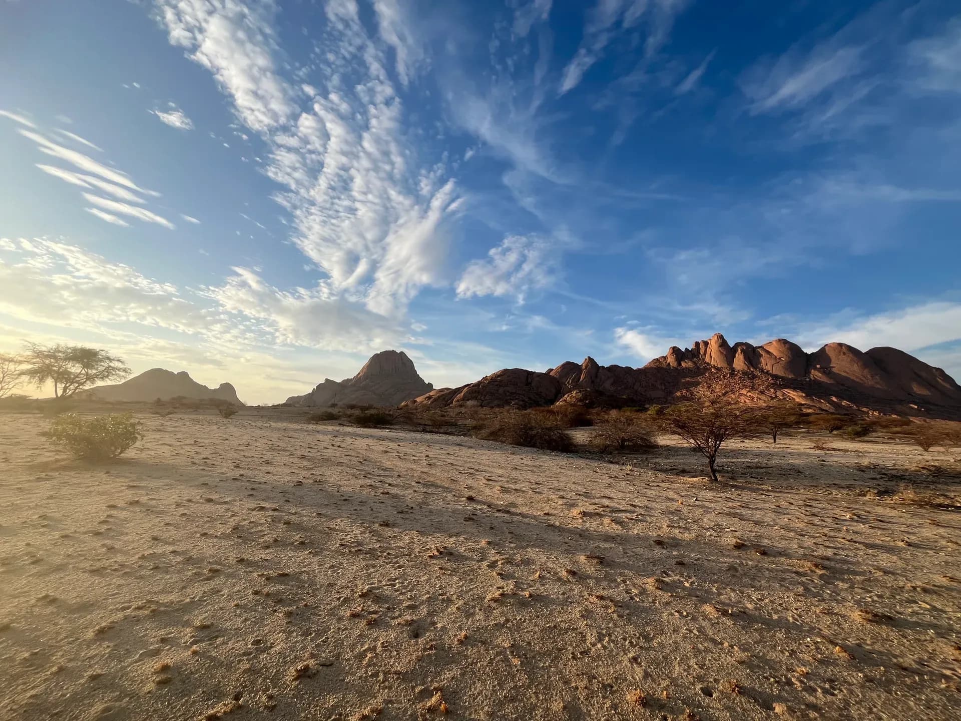 Spitzkoppe und Umgebung in Namibia ohne den Toyota Hilux DC 2.8L von Africa on Wheels