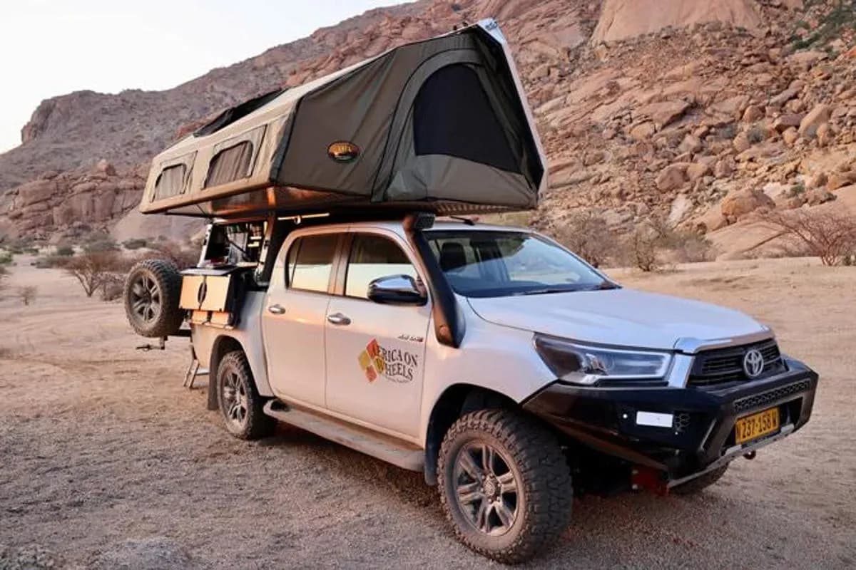 Namibia, Africa on Wheels, Toyota Hilux DC 2.8L AHA-Camper, günstig mieten