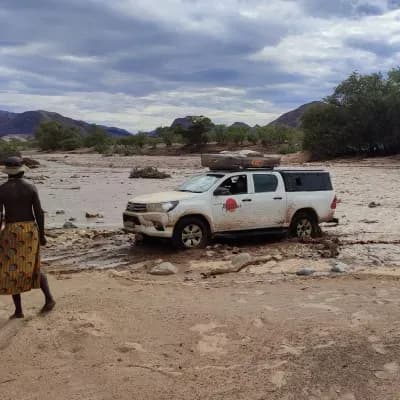 Namibia, AfriCar Hire, Budget Toyota Hilux 4 Pax, Flussdurchfahrt