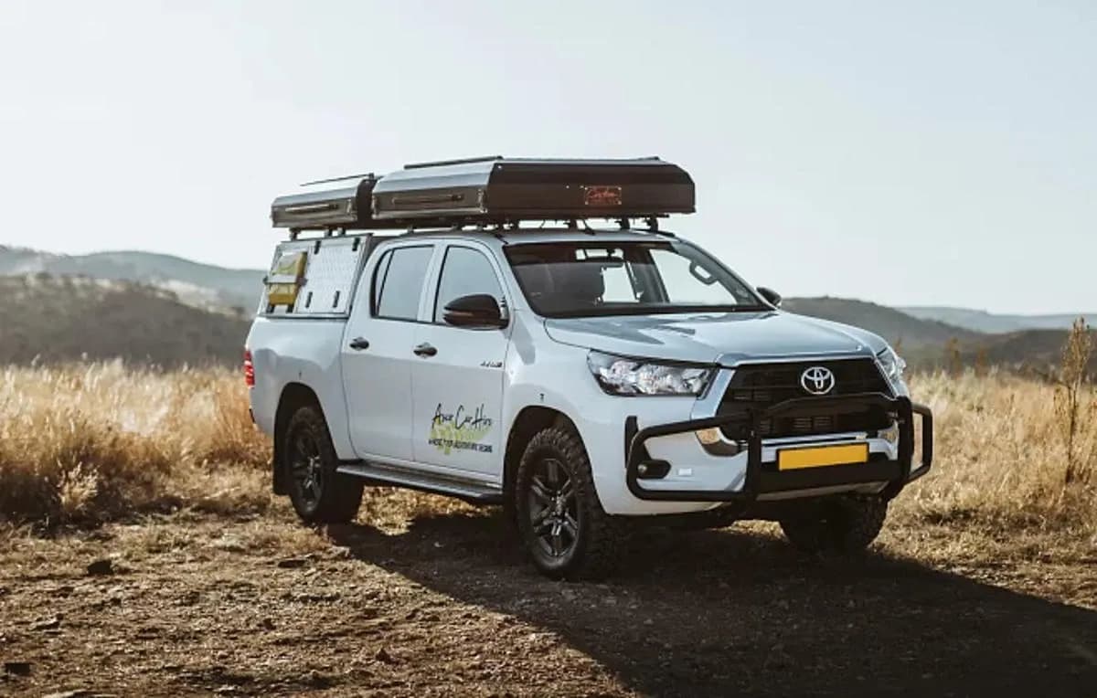 Namibia, Asco Car Hire, Toyota Hilux 2.4TD 4x4 Auto, außen geschlossen
