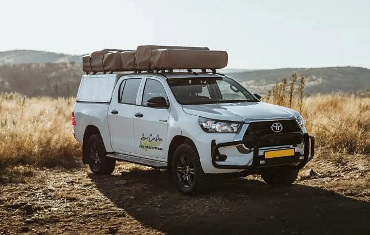 Namibia, Asco Car Hire, Toyota Hilux 2.4TD 4x4 Auto, Außenansicht closed