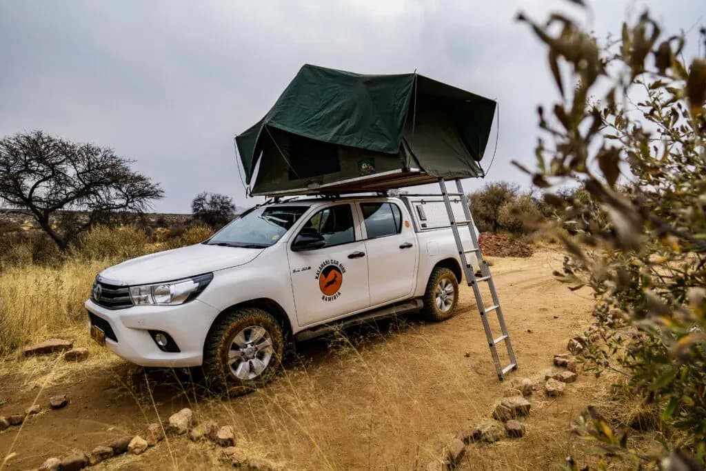 namibia, kalahari car hire, classic hilux 2.4L, guenstig mieten
