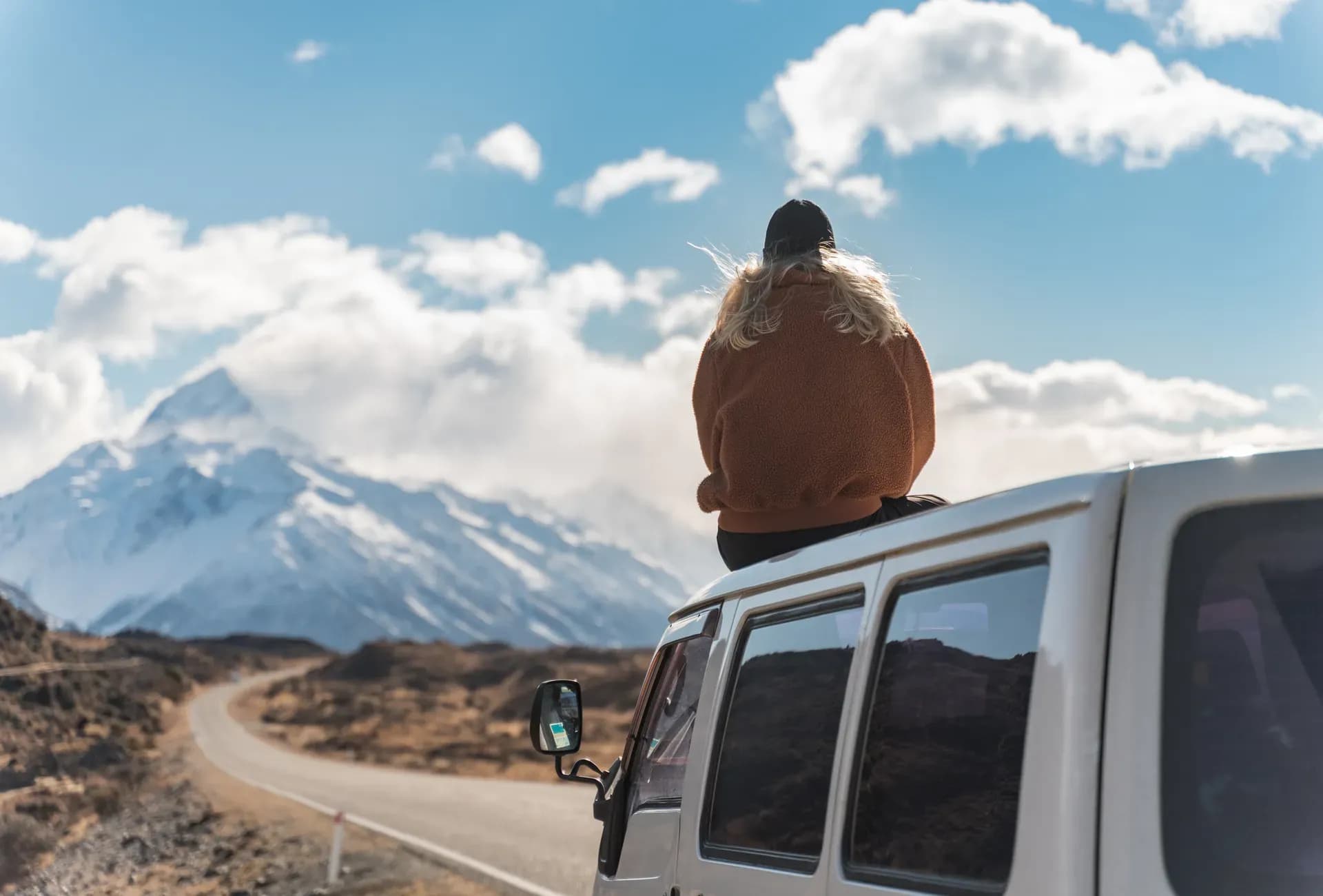 Den Aventus 2 von Campervan Village für 2 Personen in Neuseeland günstig mieten mit CamperOase