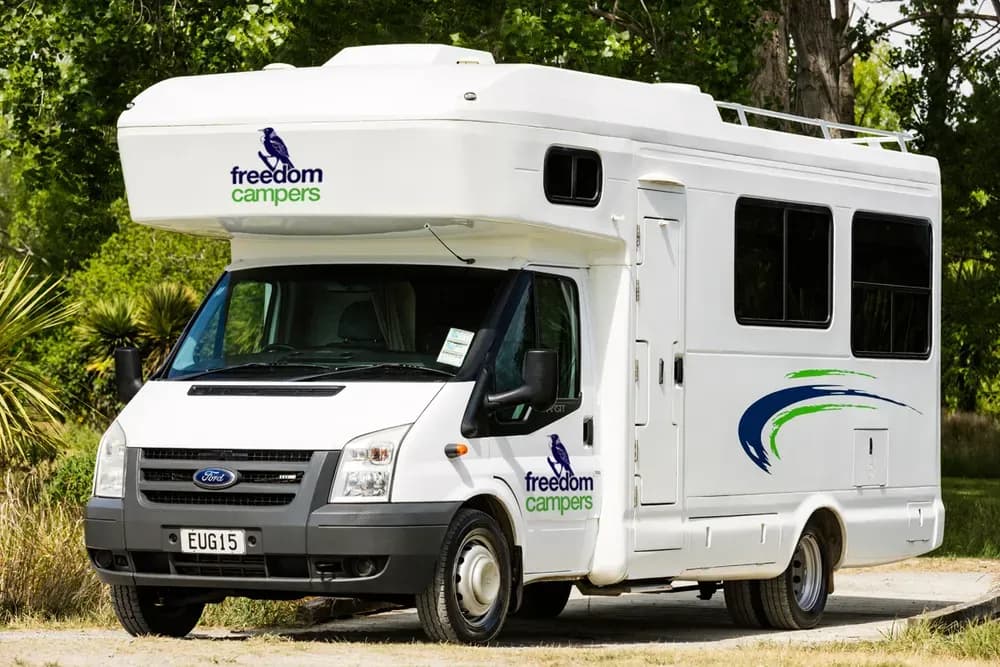 Path Explorer Freedom Campers Wohnmobil