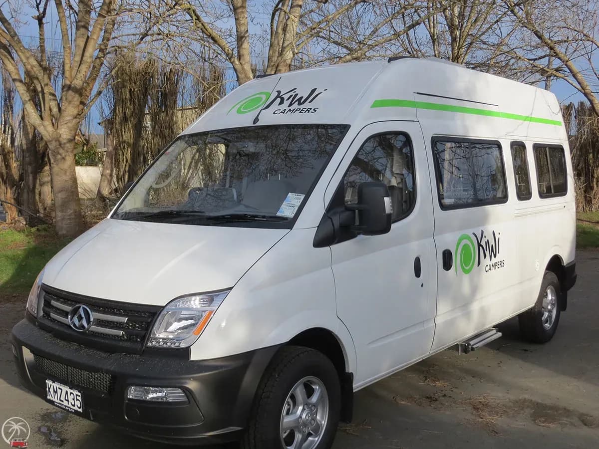 Kiwi Deluxe 2/3 Camper mit Dusche und WC, günstig mieten, Kiwi Campers Neuseeland