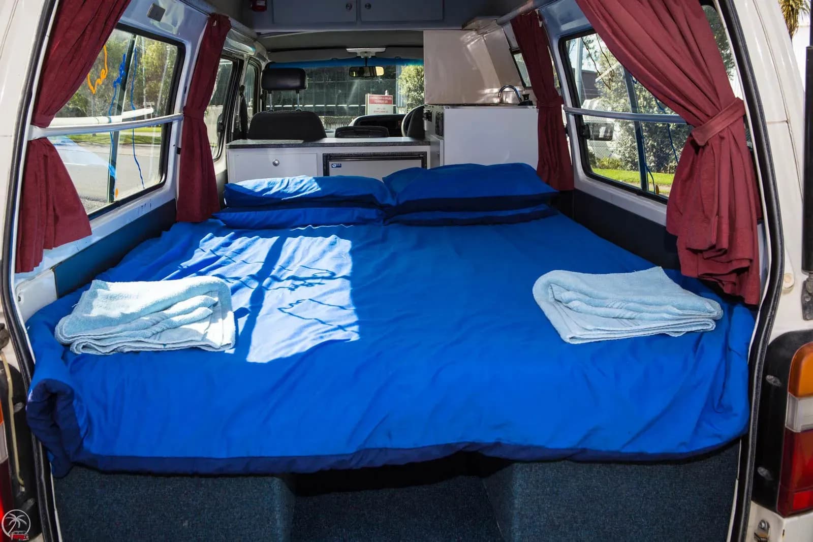 Schlafen im Happy 3 Original Camper, großes Doppelbett