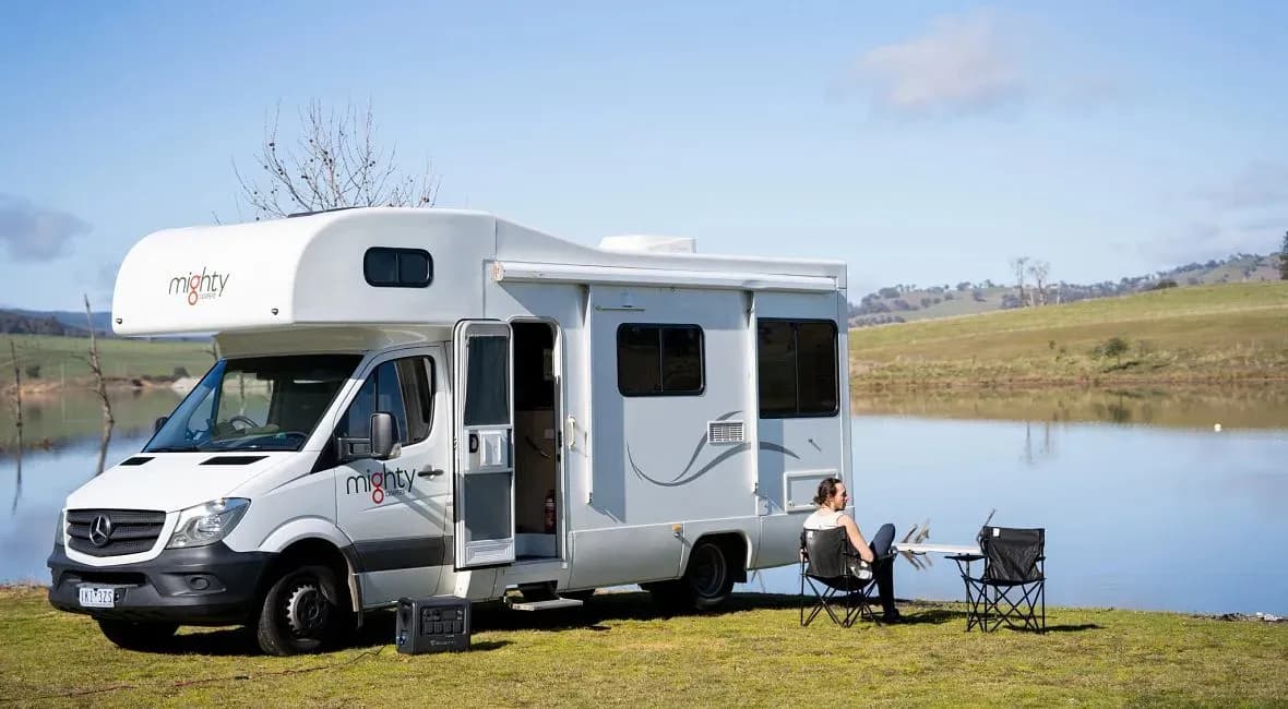 Mit dem Mighty Big Six mietet man das größte Modell der Camperflotte und kann mit bis zu 6 Personen Neuseeland erkunden.