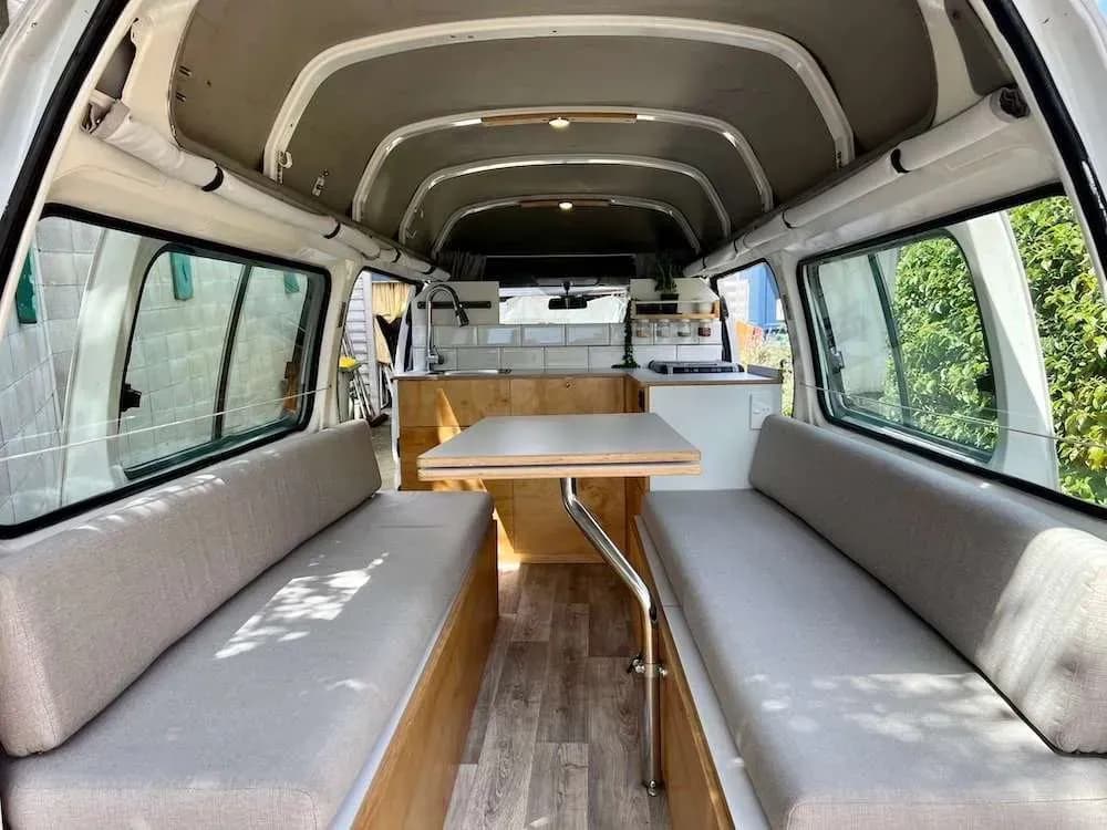 Innenaufbau des Alice High Roof von Mojo Campers in Neuseeland
