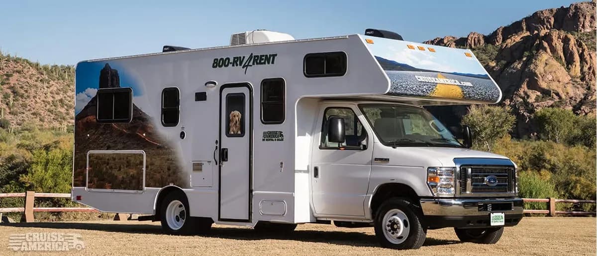 USA, Cruise America, Standard RV, Außenansicht Front, Wohnmobile günstig mieten