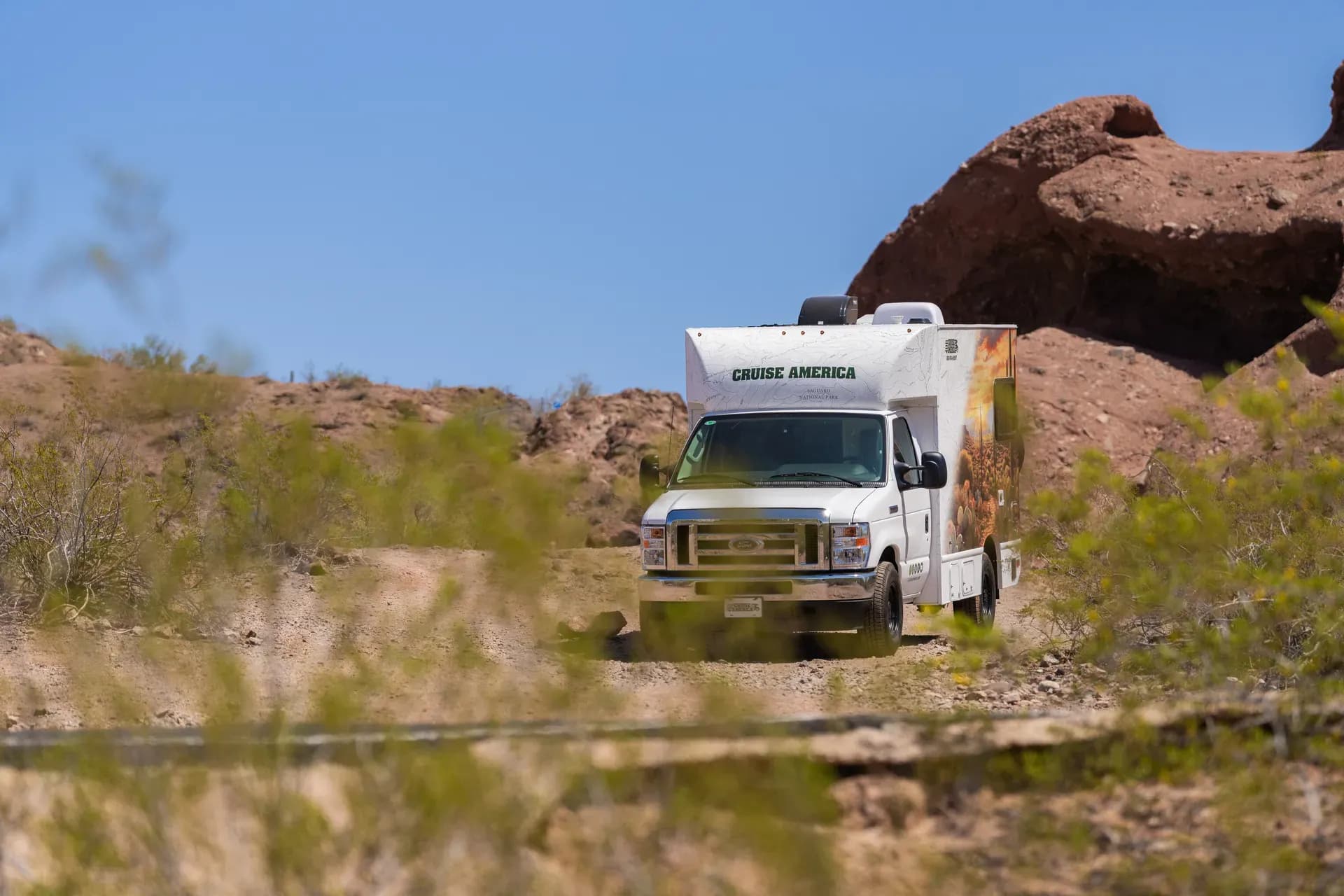 Ultra Compact RV von Cruise America geparkt draußen in den USA