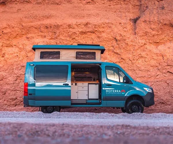 USA, Moterra Campervans, Pop Top Classic, Seitenansicht außen