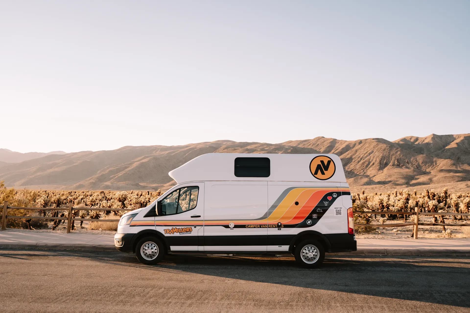 Hi5 Campervan für bis zu fünf Personen für die USA günstig mieten