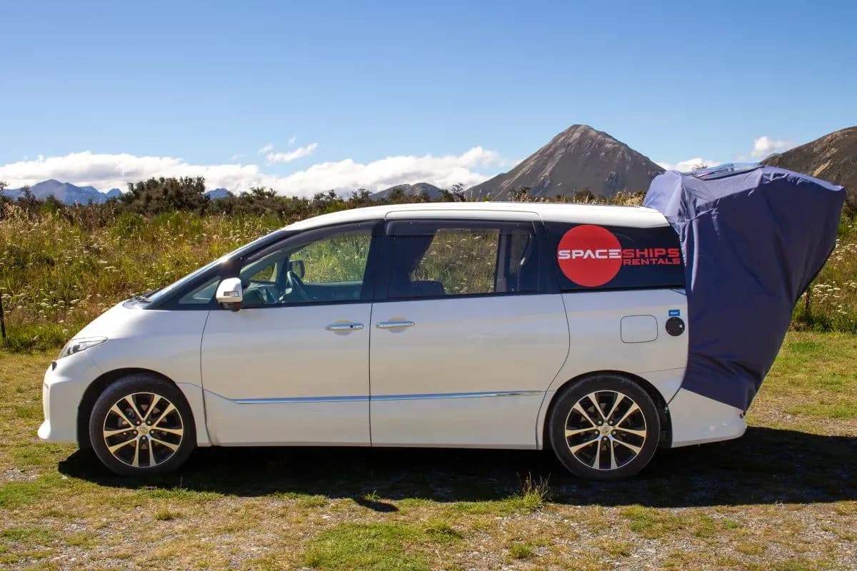 Den Sigma von Spaceship Rentals günstig in Neuseeland über die CamperOase mieten.